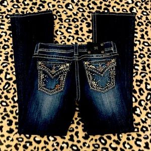 NWOT Miss Me dark wash, bootcut in size 27.